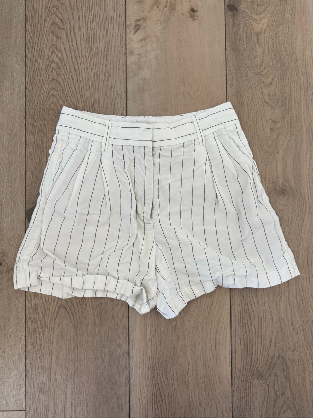 Aritzia Effortless Short